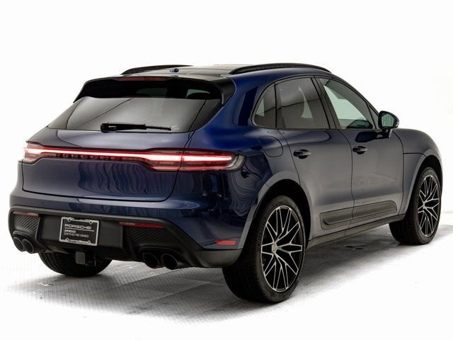 Certified 2025 Porsche Macan image 35