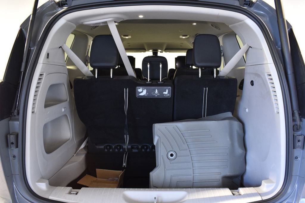 Used 2020 Chrysler Pacifica Touring-L Plus image 28