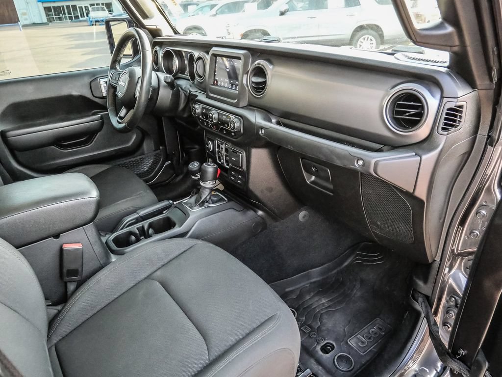 Used 2022 Jeep Gladiator Sport AWD/4WD image 16