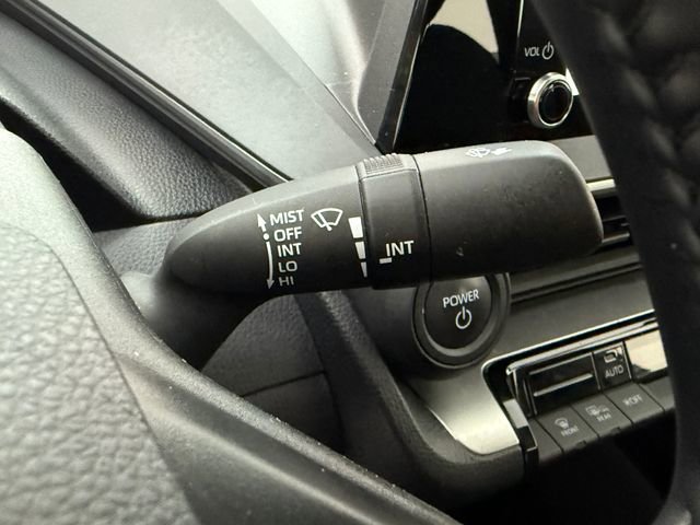 Used 2025 Toyota Prius LE FWD image 12