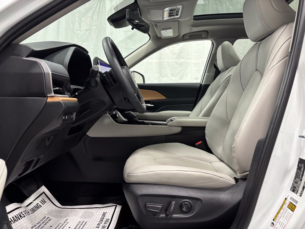 Used 2026 Toyota Grand Highlander AWD image 14