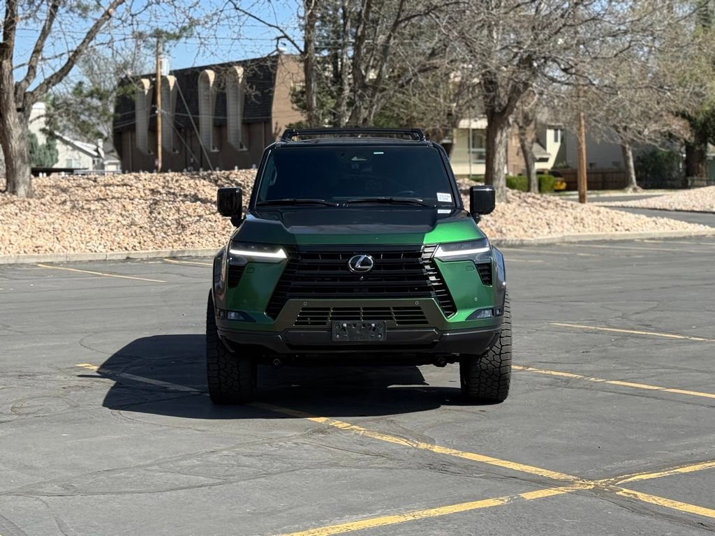 Used 2024 Lexus GX 550 w/ Accessory Package (Z1) image 2