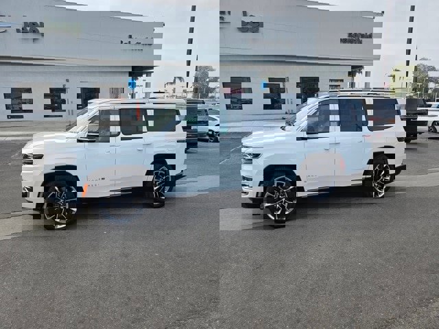 New 2025 Jeep Wagoneer L Series III w/ Premium Group I image 1