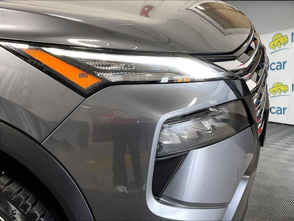Certified 2026 Nissan Rogue SV AWD/4WD image 31