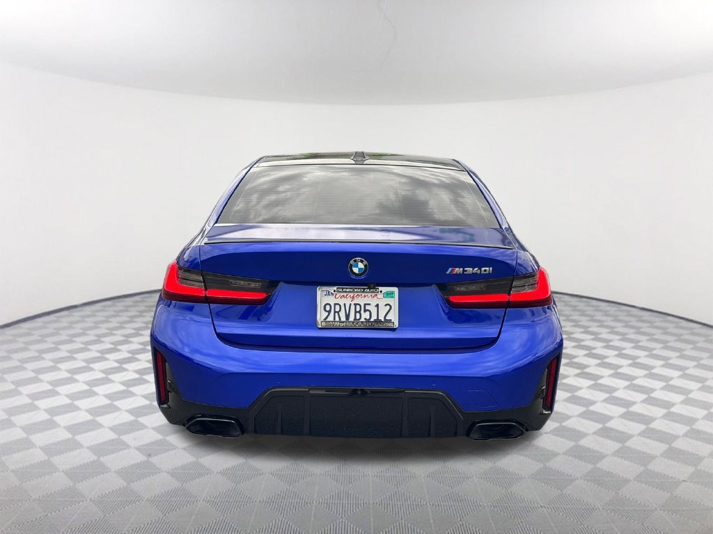 Used 2025 BMW M340i w/ Premium Package RWD image 5