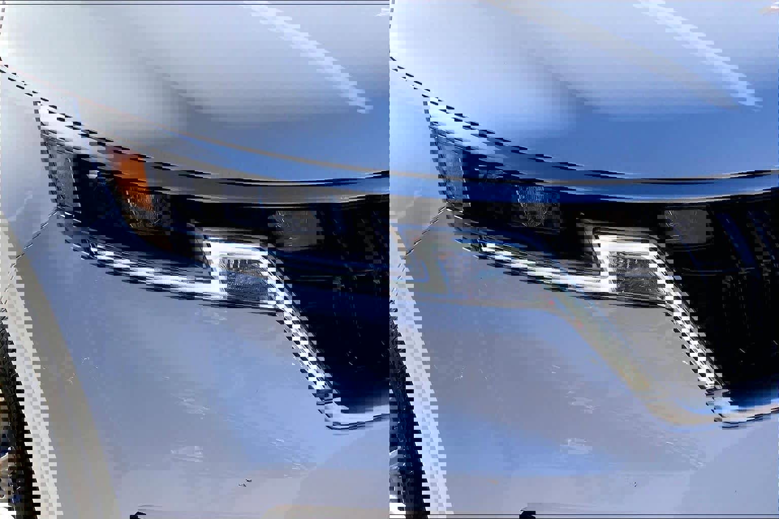 Used 2024 Kia Carnival LX image 25