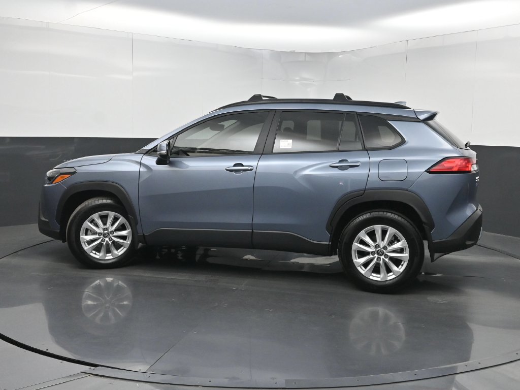 Used 2024 Toyota Corolla Cross LE w/ Moonroof Package FWD image 41
