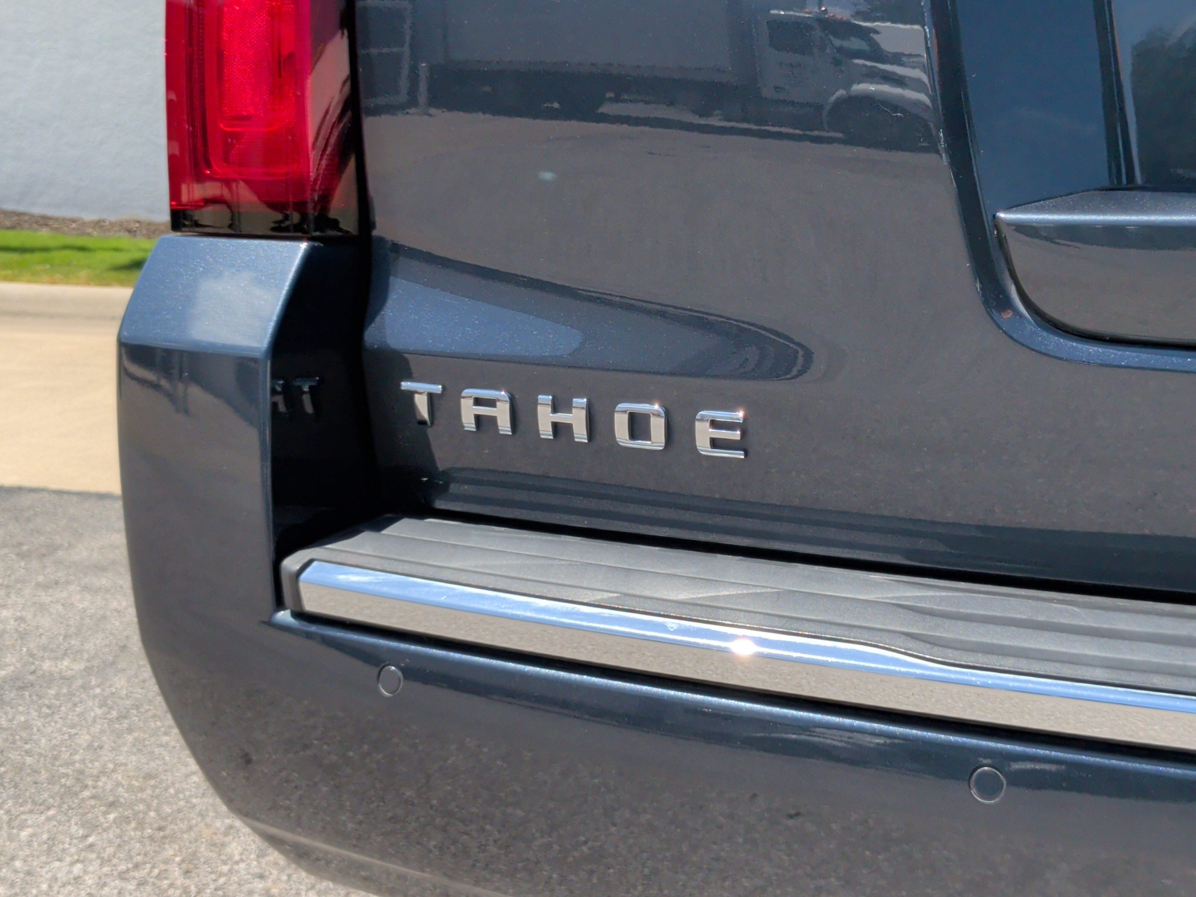 Used 2019 Chevrolet Tahoe Premier RWD image 12