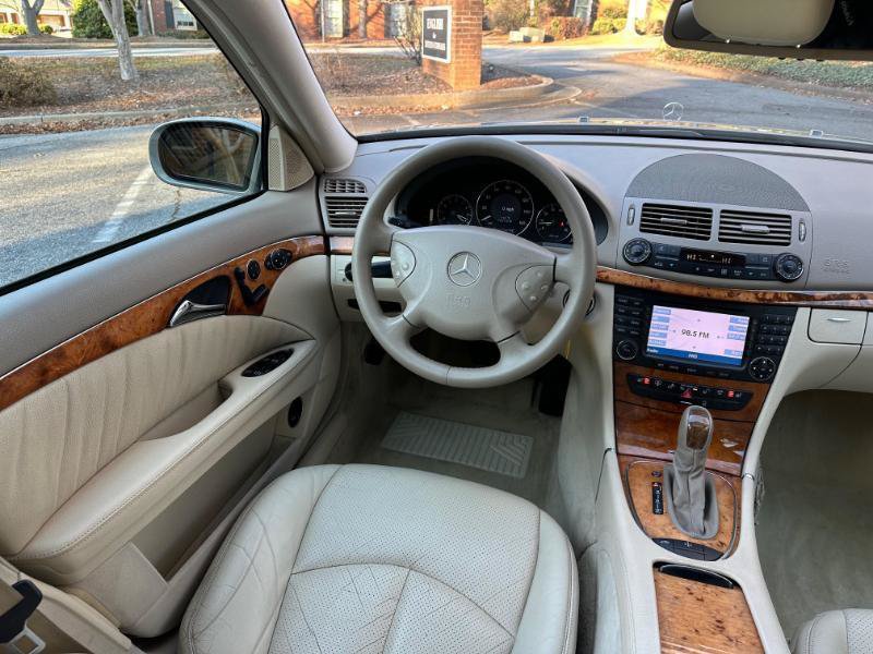 Used 2006 Mercedes-Benz E 500 Sedan image 30