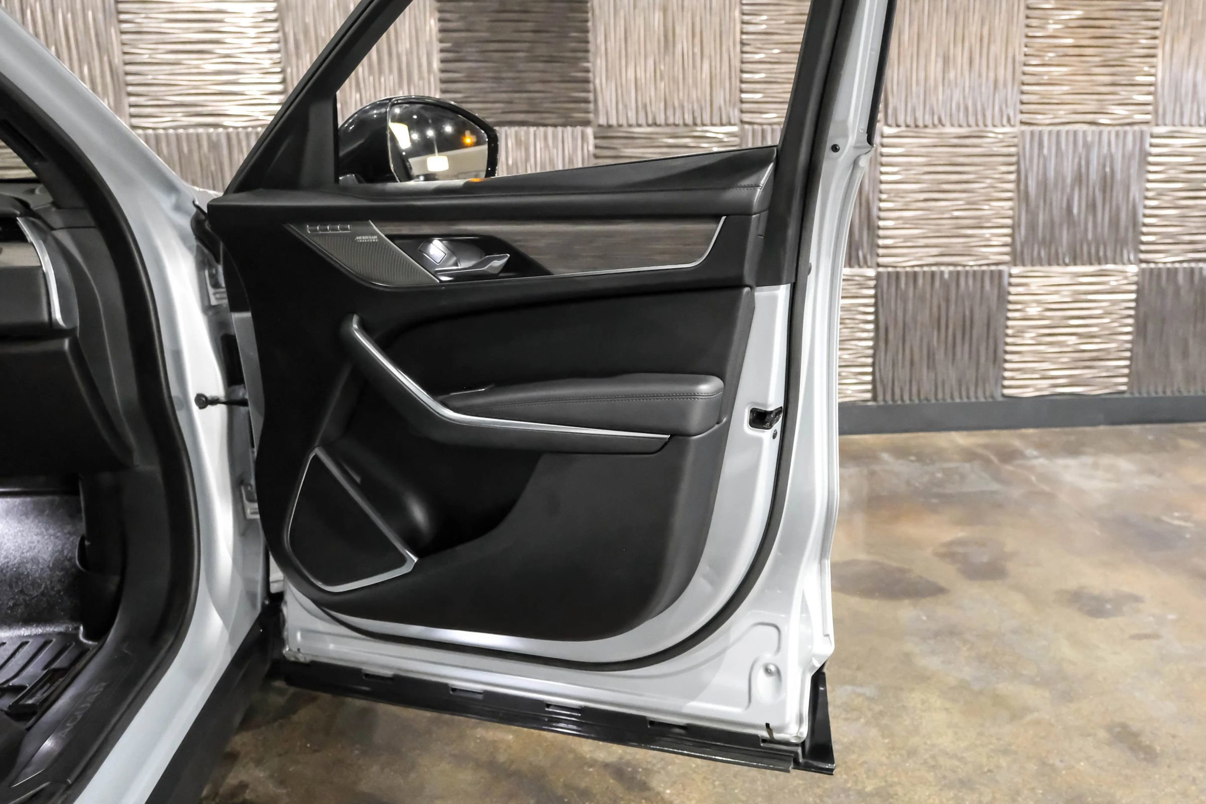 Used 2021 Jaguar F-PACE S image 42