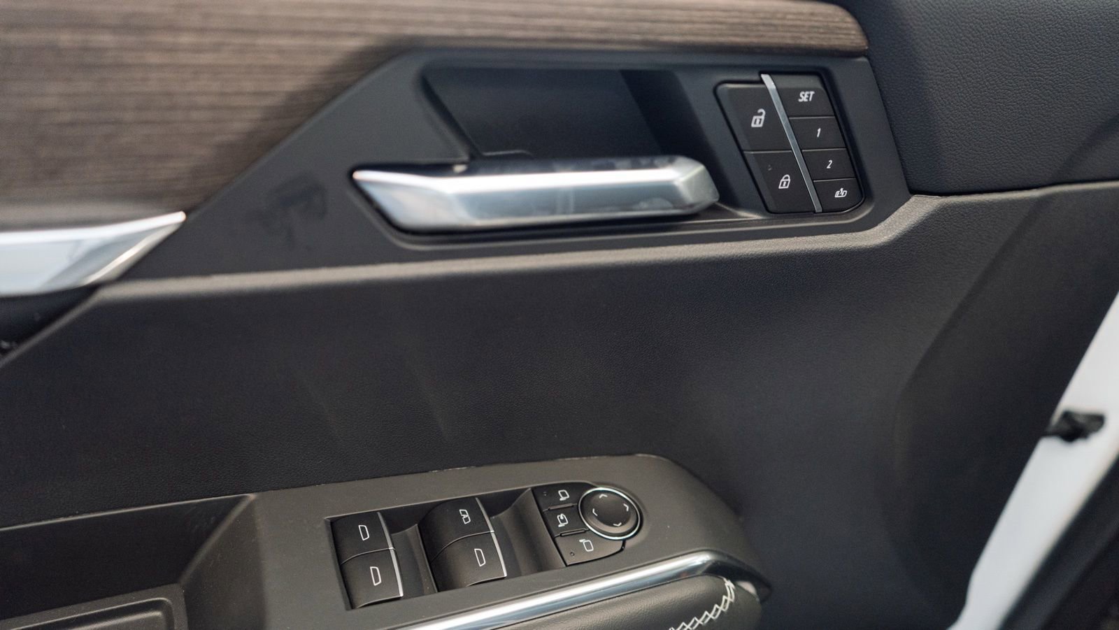New 2026 GMC Acadia Denali w/ LPO, Floor Liner Package image 12