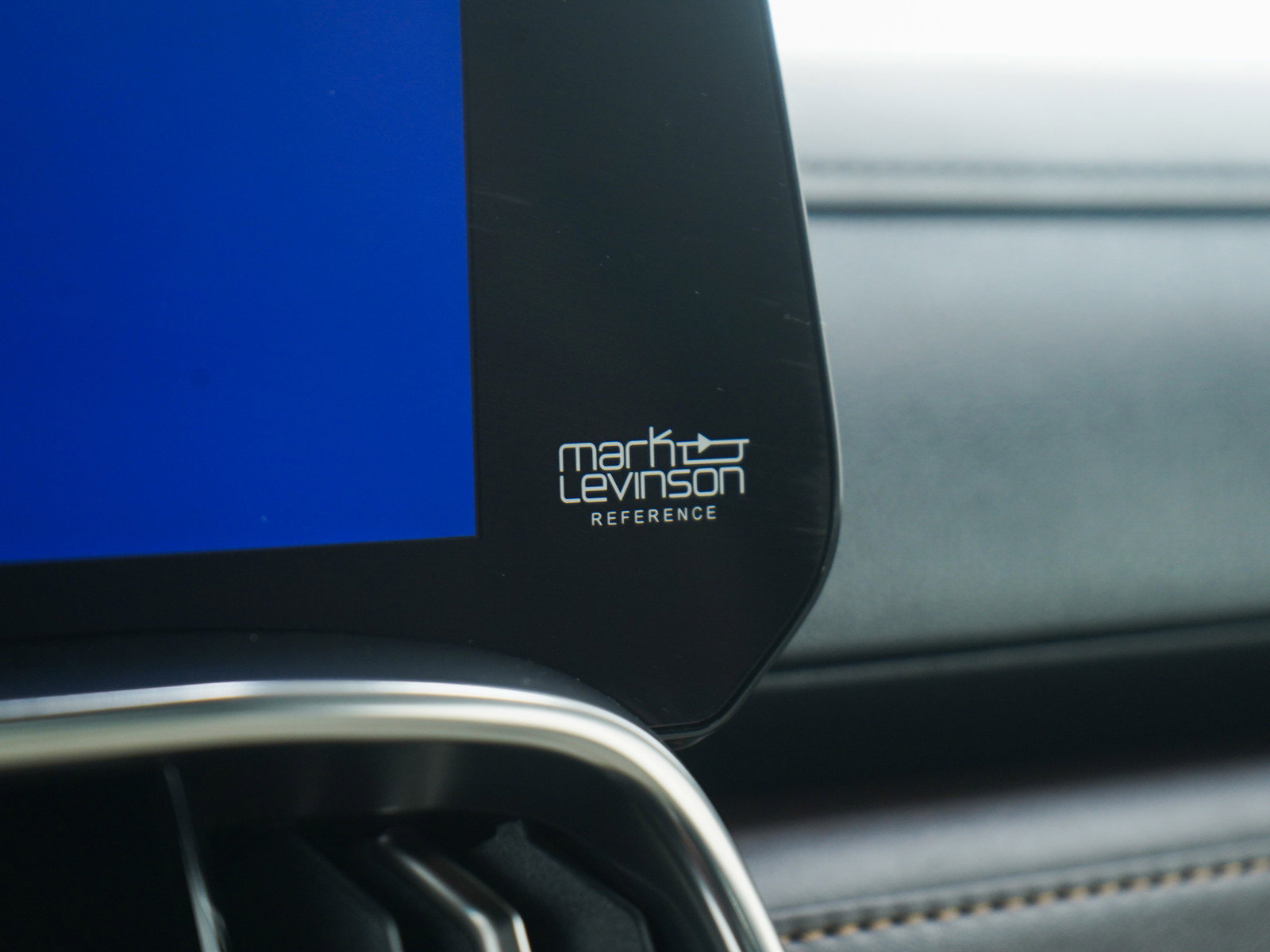 Used 2025 Lexus LX 600 4WD w/ Accessory Package (2T) image 38