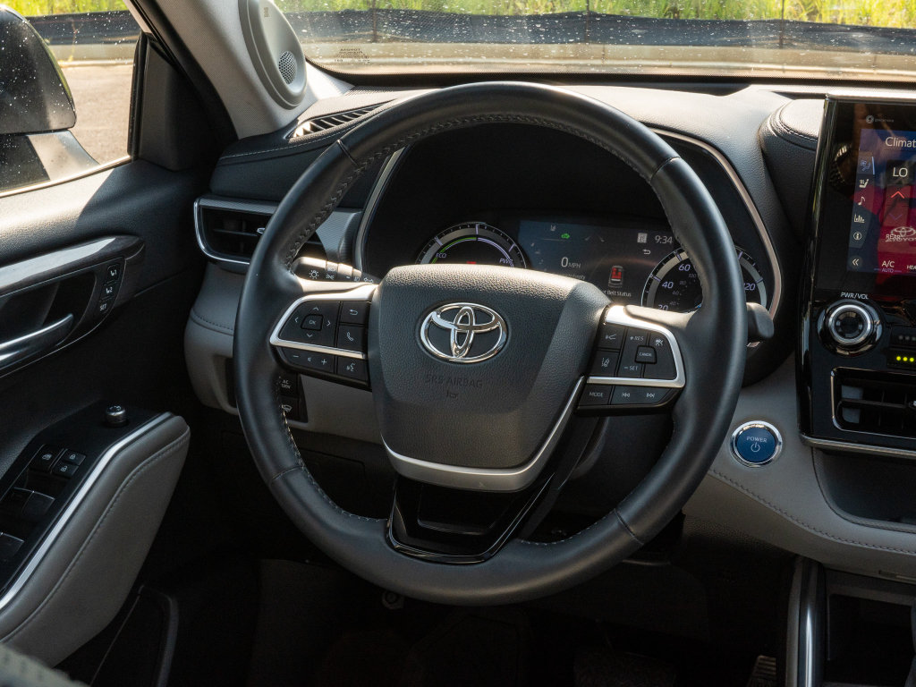 Used 2022 Toyota Highlander Platinum AWD/4WD image 23