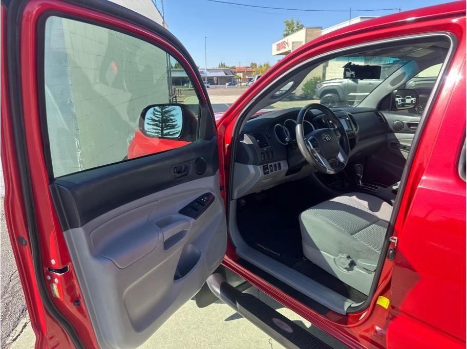 Used 2014 Toyota Tacoma PreRunner w/ Convenience Package RWD image 10