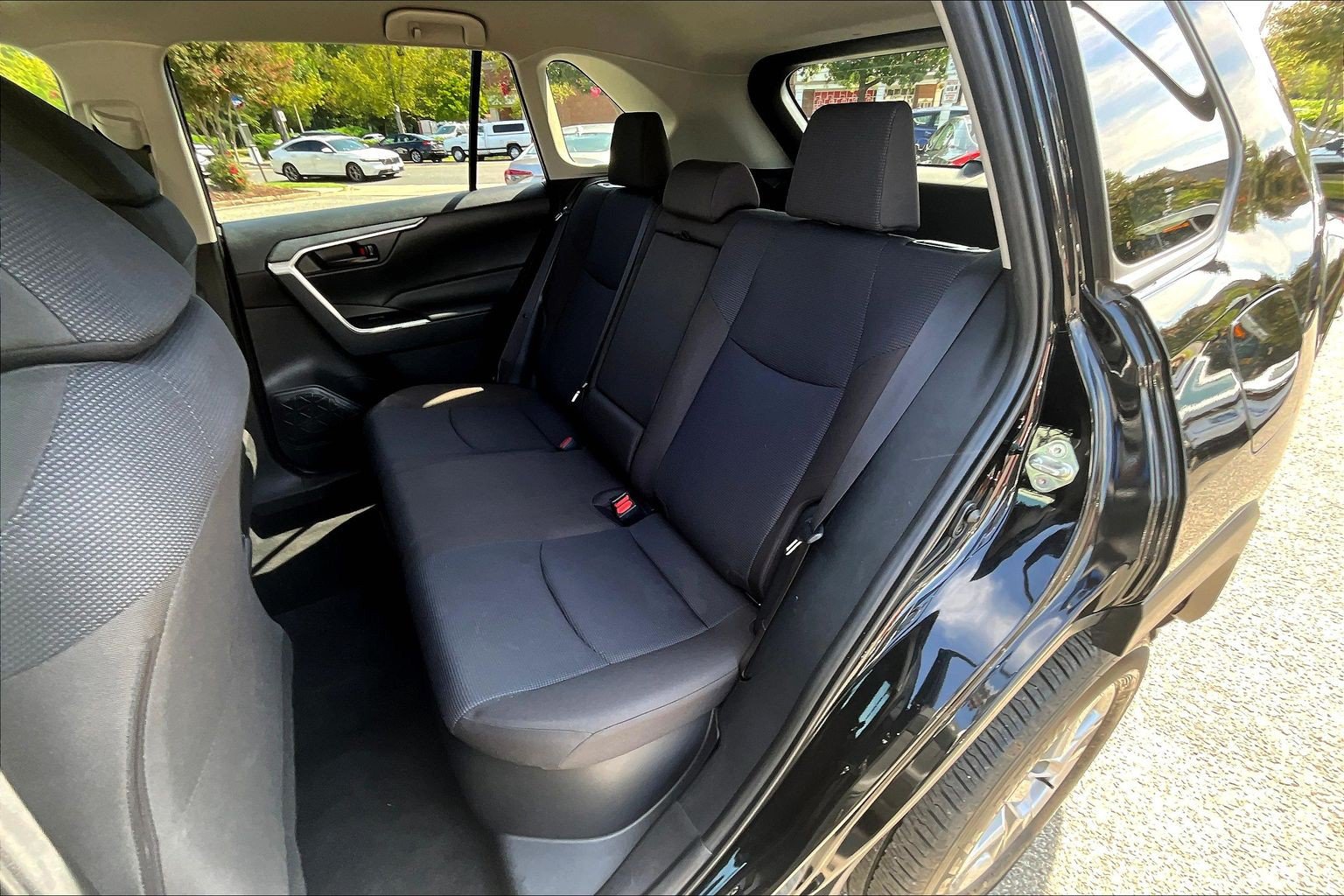 Used 2025 Toyota RAV4 LE AWD/4WD image 27