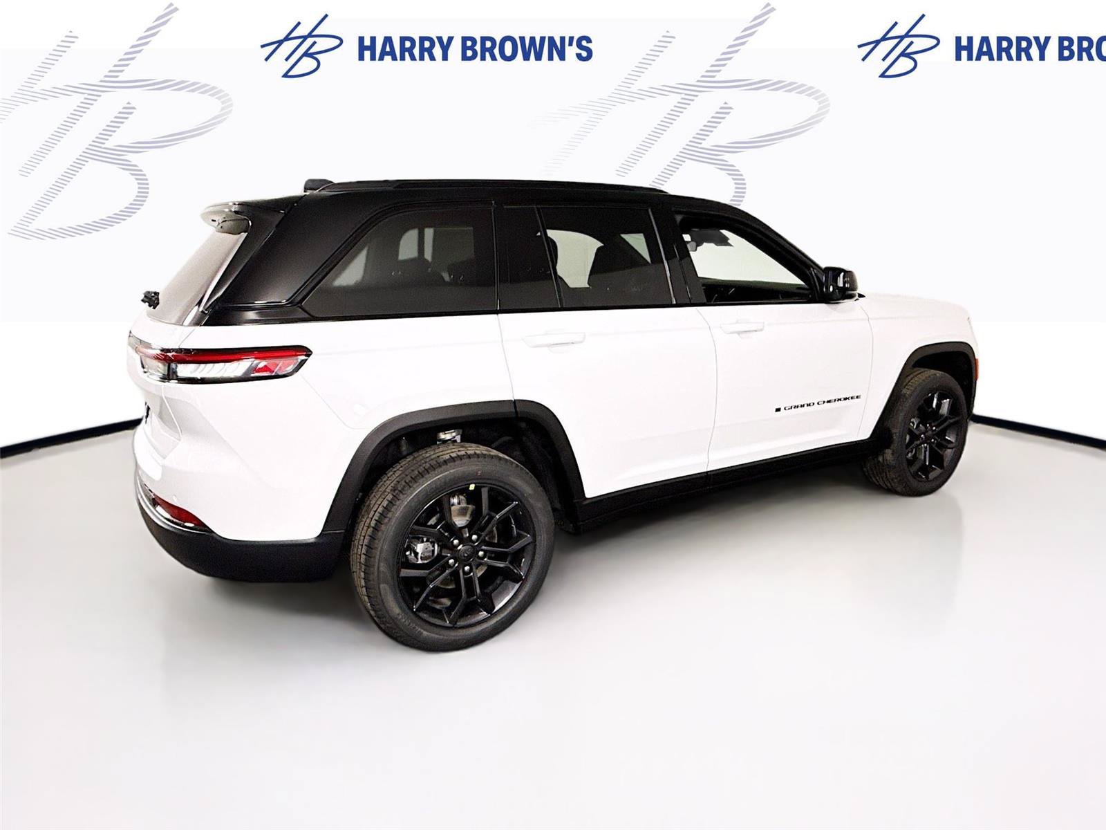New 2025 Jeep Grand Cherokee Limited w/ Trailer Tow Package AWD/4WD image 34