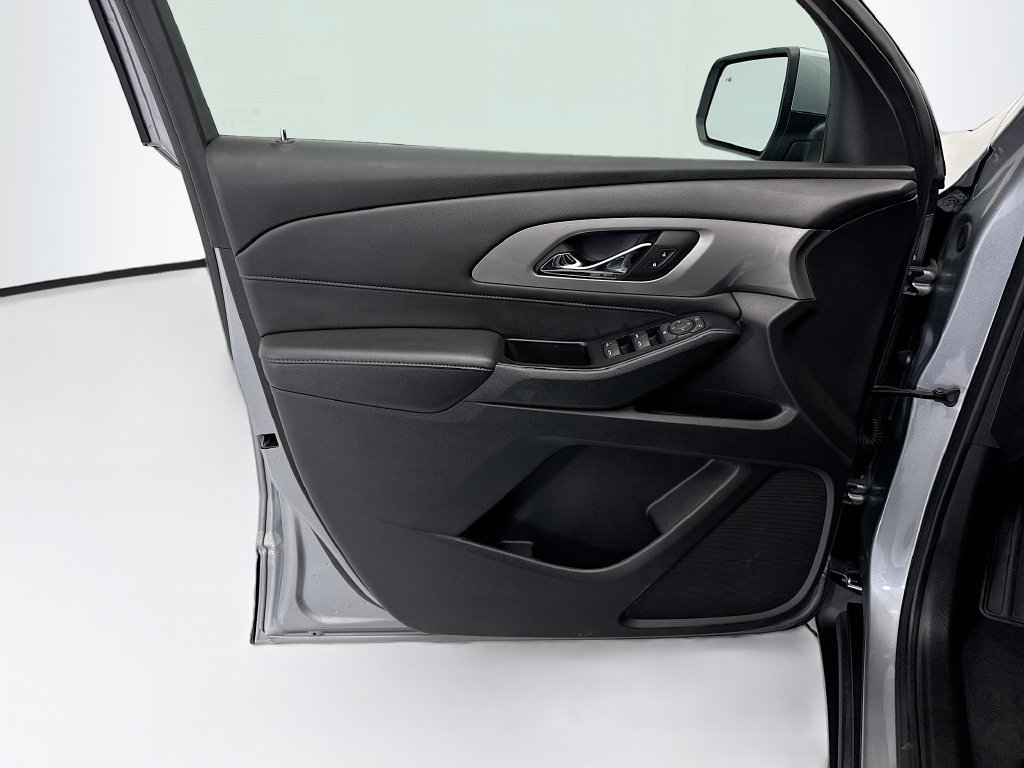 Used 2023 Chevrolet Traverse LT FWD image 22