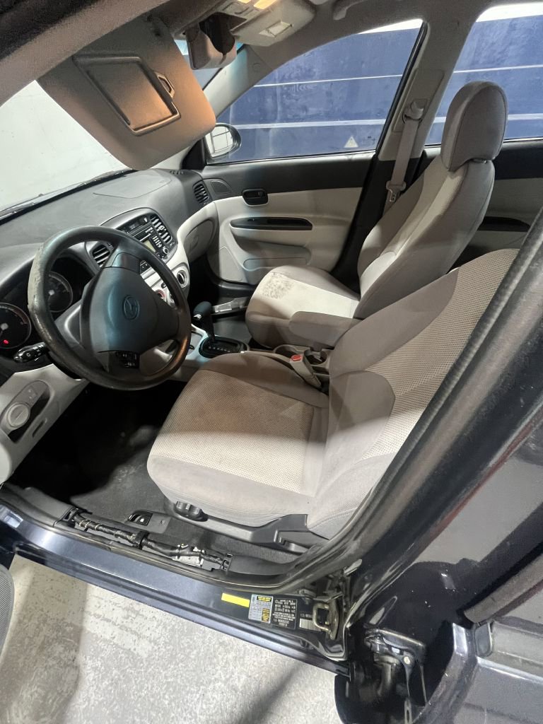 Used 2009 Hyundai Accent GLS w/ Premium Pkg 6 image 5