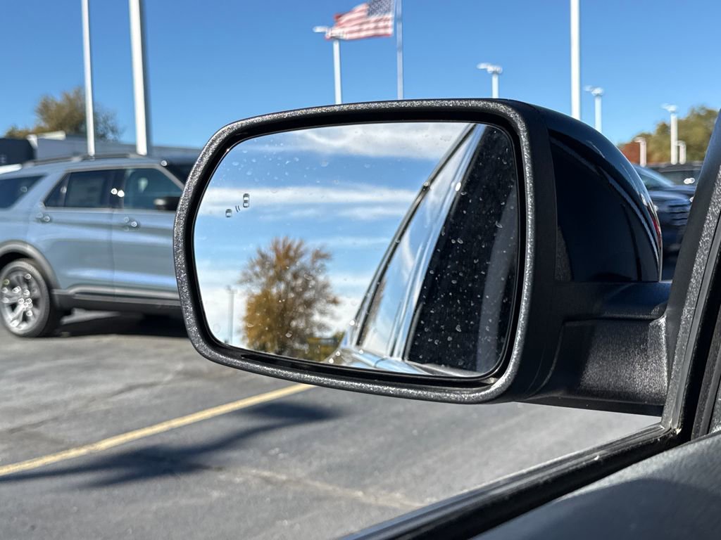 Used 2023 Ford Edge SEL image 32