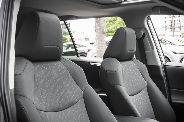 Used 2024 Toyota RAV4 XLE image 25