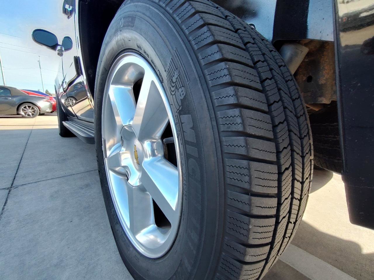 Used 2011 Chevrolet Suburban LT w/ Regional Value Package image 10