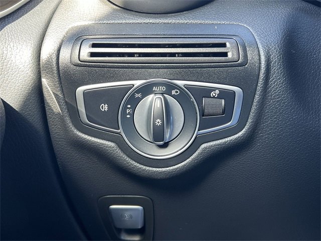 Used 2022 Mercedes-Benz GLC 300 4MATIC image 21