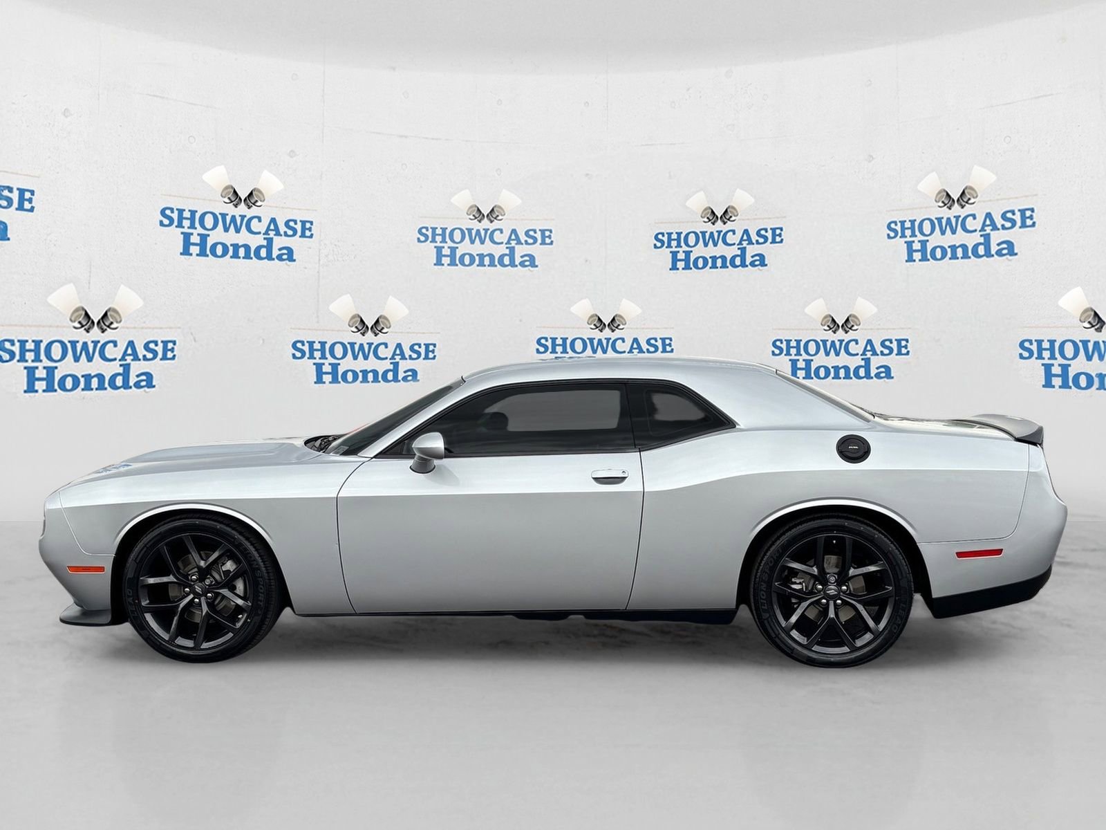Used 2022 Dodge Challenger GT w/ Driver Convenience Group image 4