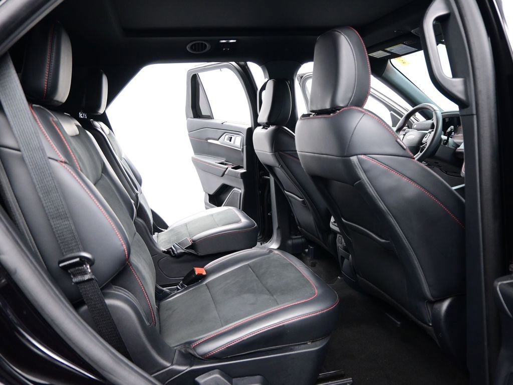 Used 2025 Ford Explorer ST image 20