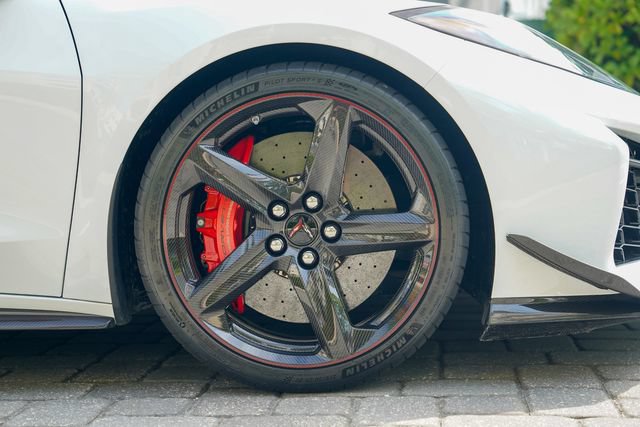 Used 2024 Chevrolet Corvette Z06 w/ Z07 Performance Package RWD image 35