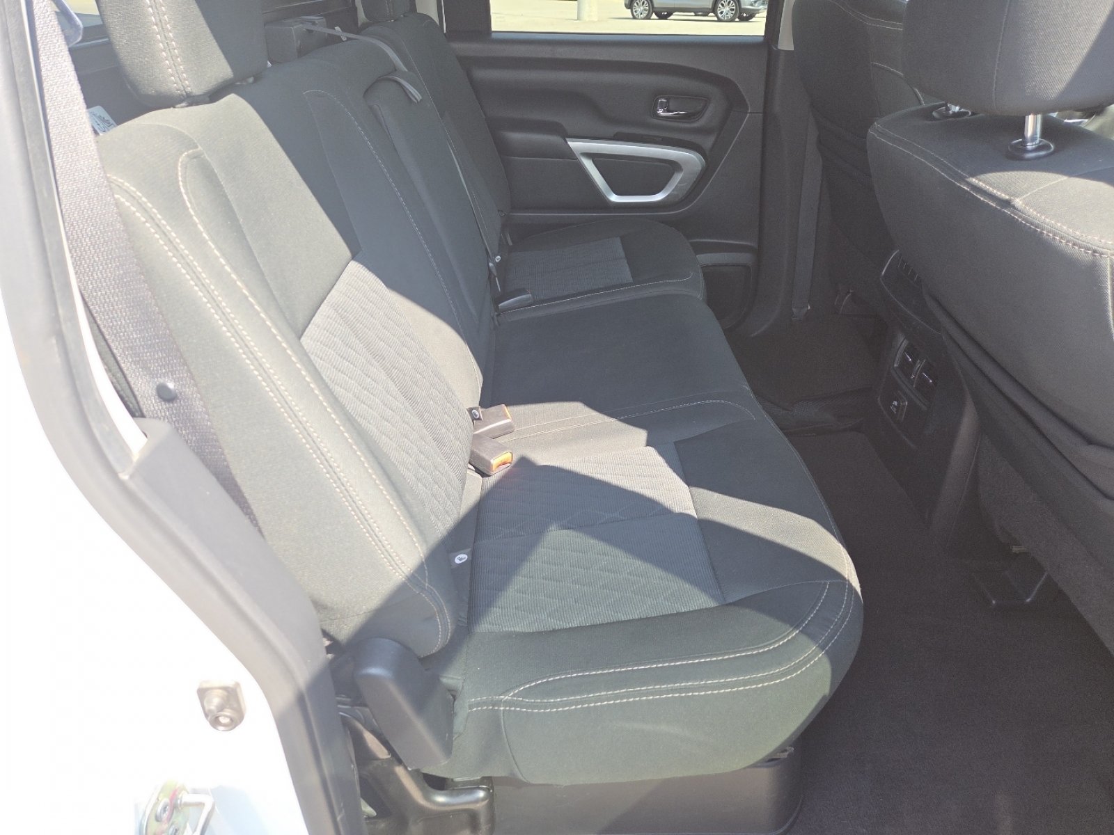 Used 2017 Nissan Titan SV AWD/4WD image 20