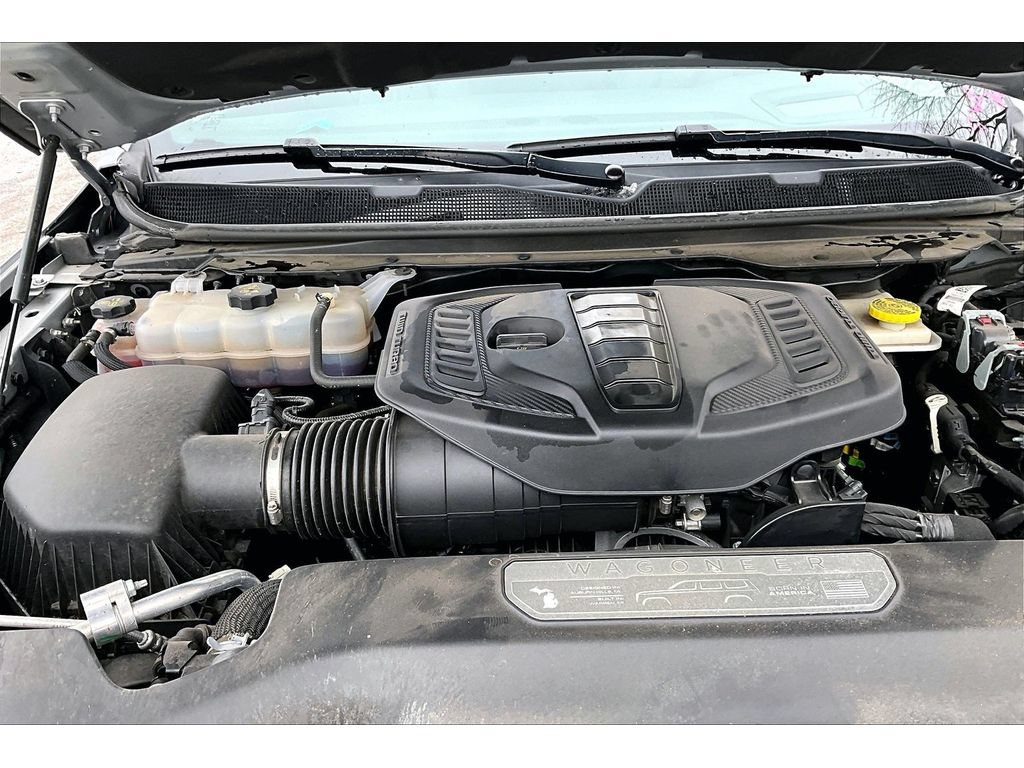 Used 2024 Jeep Wagoneer Series III AWD/4WD image 13