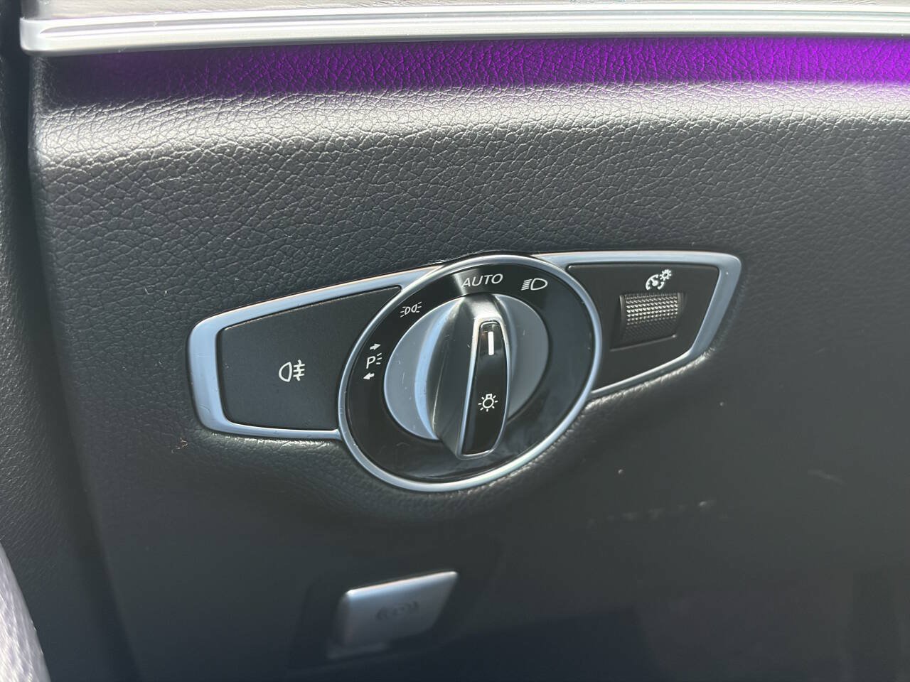 Used 2017 Mercedes-Benz E 300 4MATIC image 29