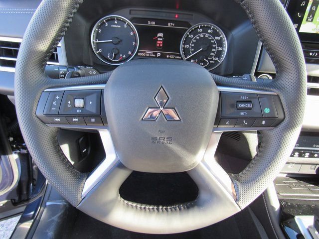 New 2026 Mitsubishi Outlander SE image 21