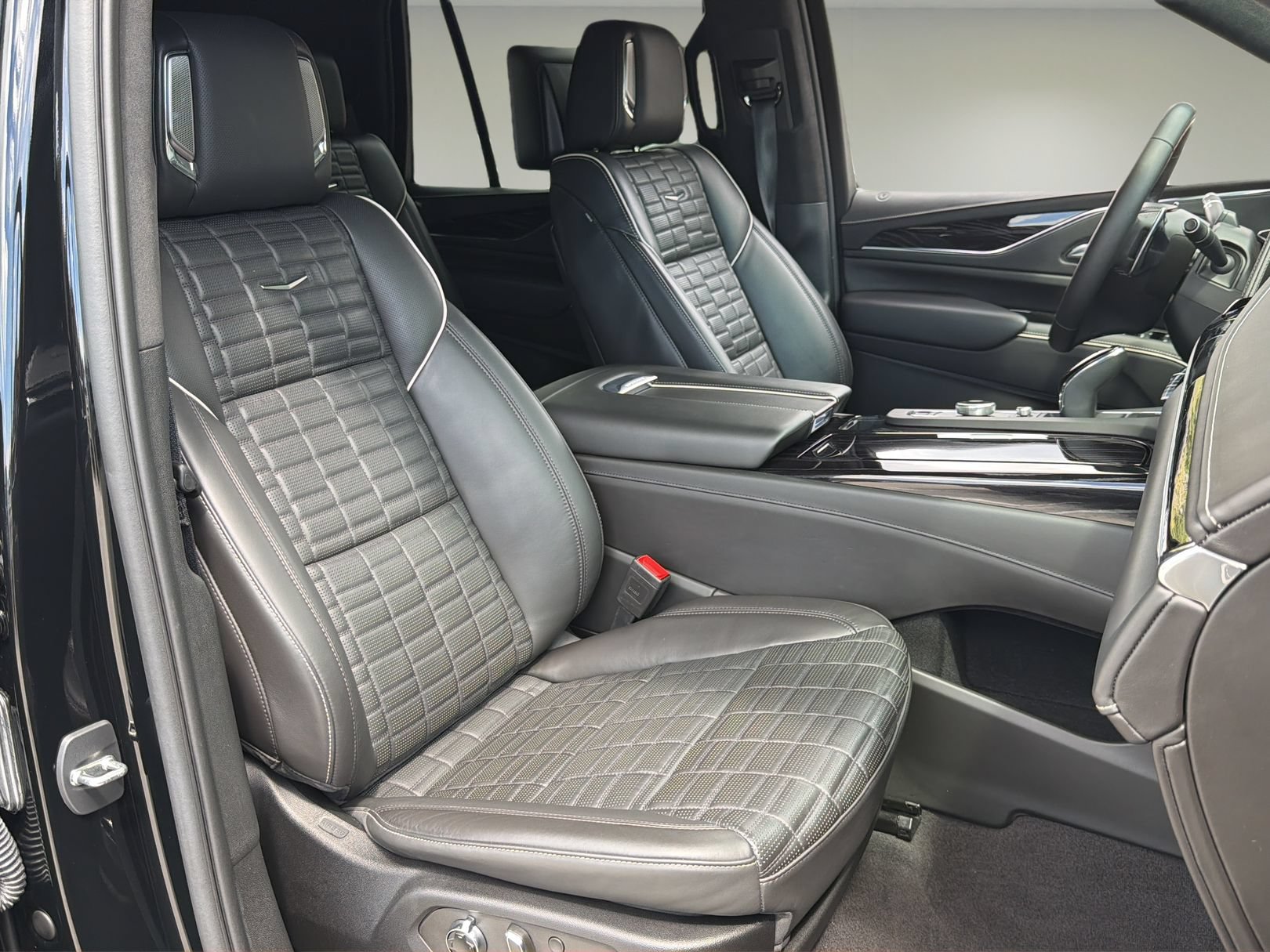 Certified 2023 Cadillac Escalade V AWD/4WD image 21