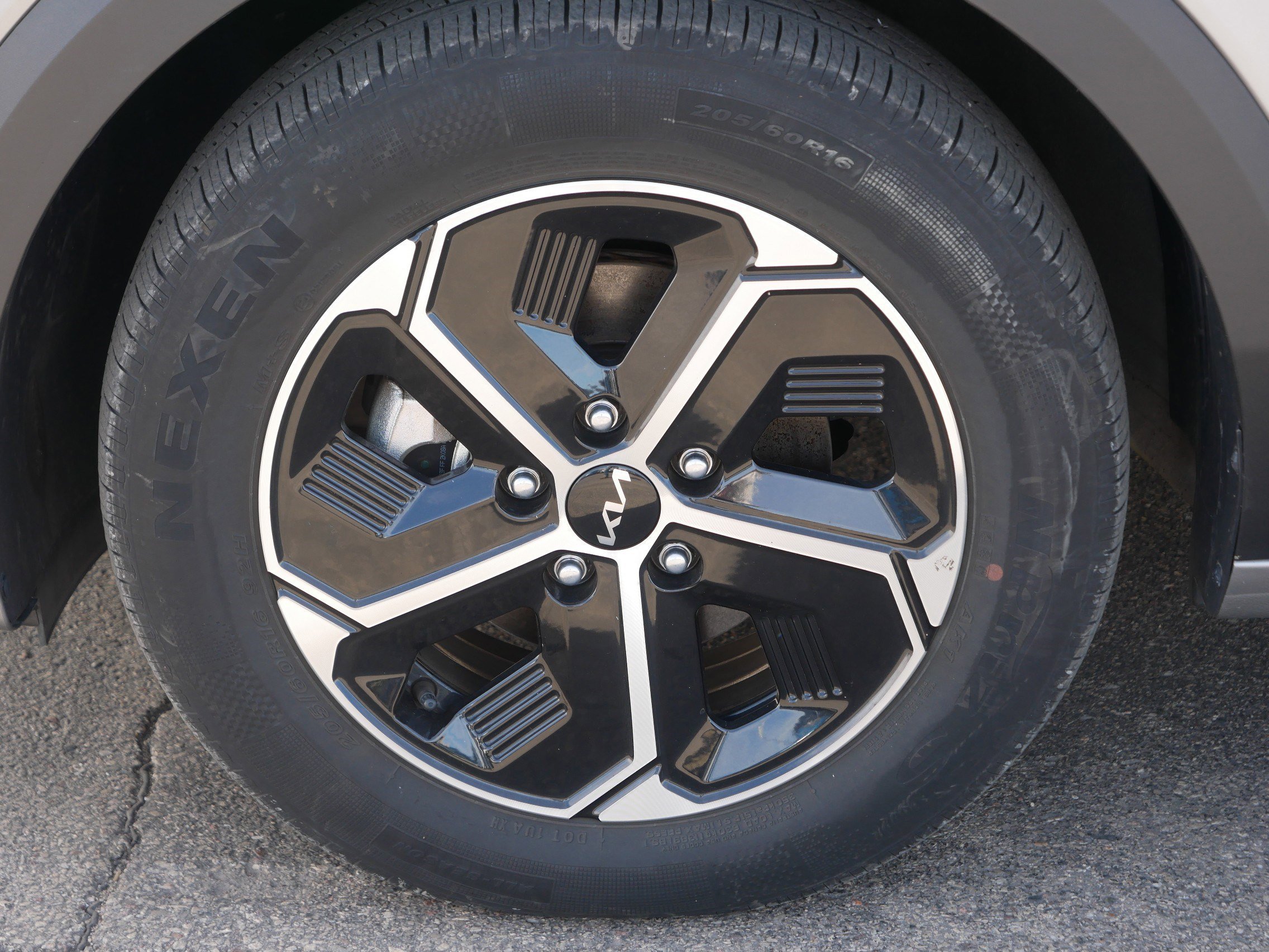 Certified 2023 Kia Niro EX w/ EX Cold Weather Package image 15