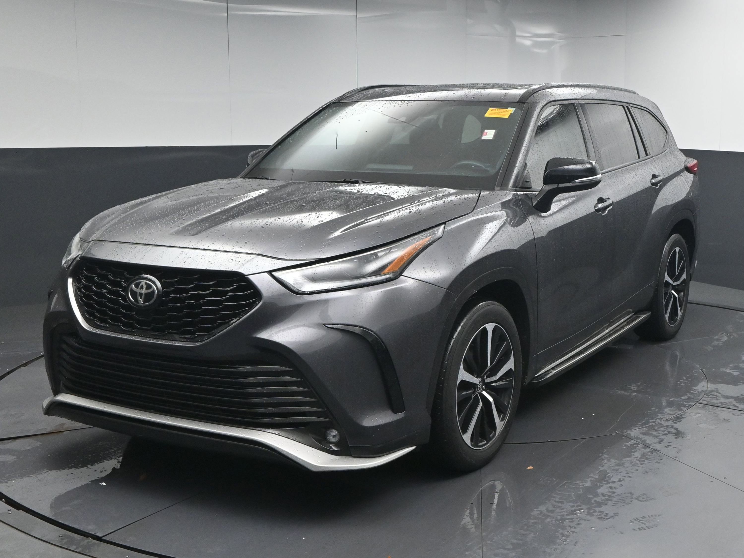 Certified 2021 Toyota Highlander XSE image 4