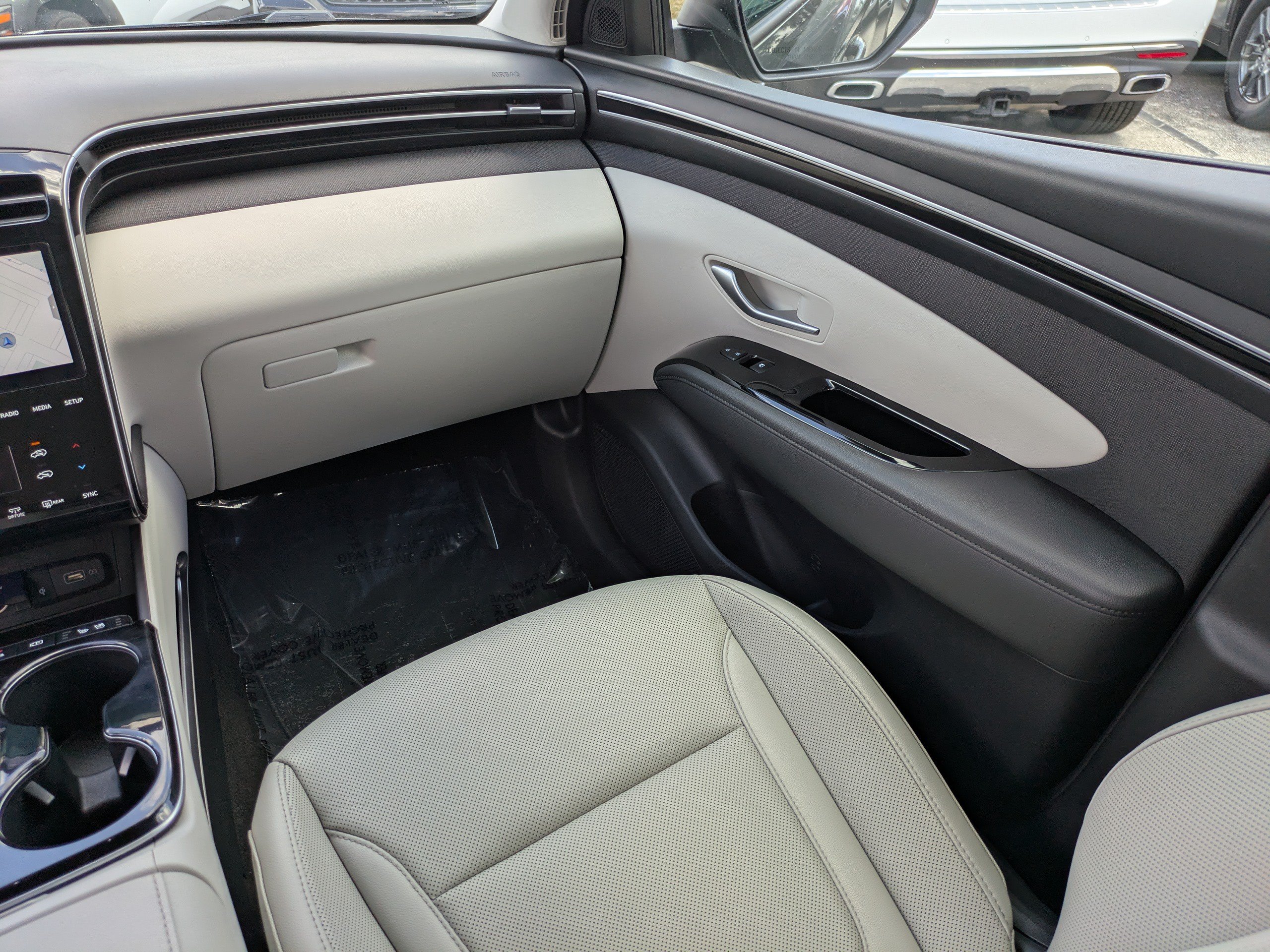 Used 2024 Hyundai Tucson Limited AWD/4WD image 16