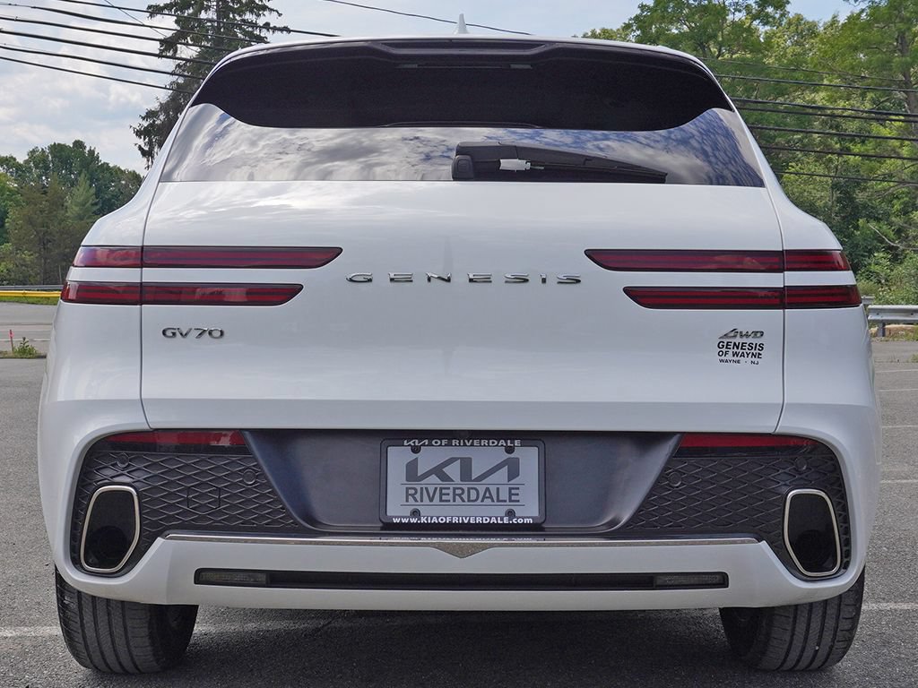 Used 2024 Genesis GV70 2.5T w/ Advanced Package AWD/4WD image 13
