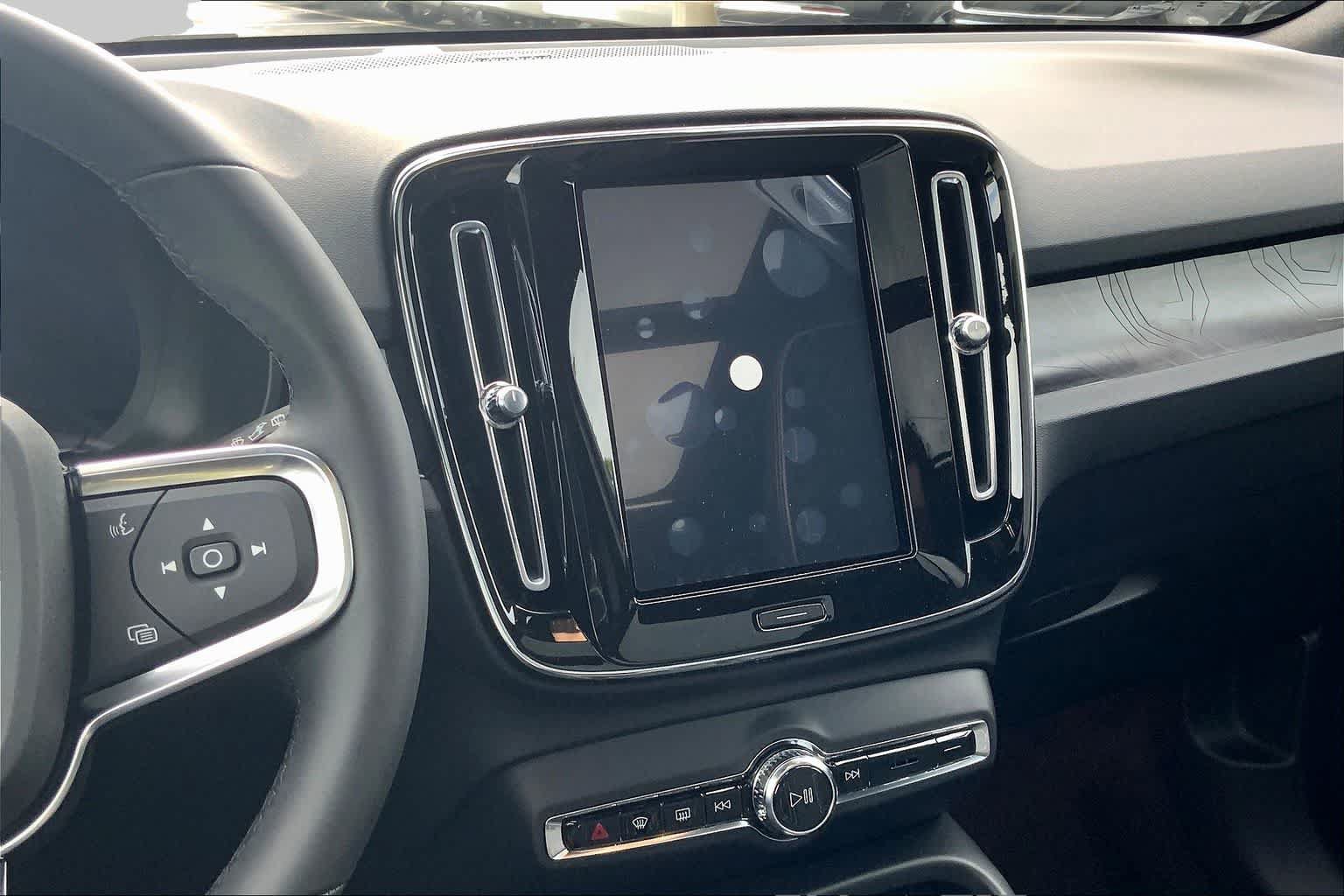 New 2024 Volvo XC40 Recharge Ultimate w/ Protection Package Premier RWD image 8