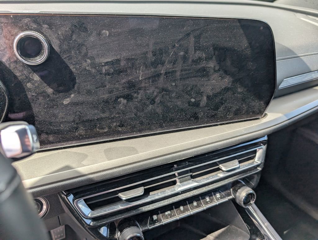 Used 2025 Chevrolet Traverse LT image 17