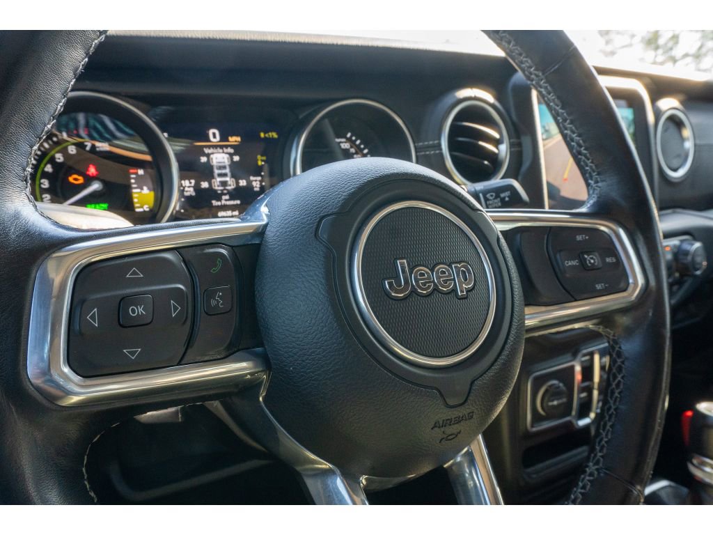 Used 2023 Jeep Wrangler Sahara w/ Cold Weather Group image 27