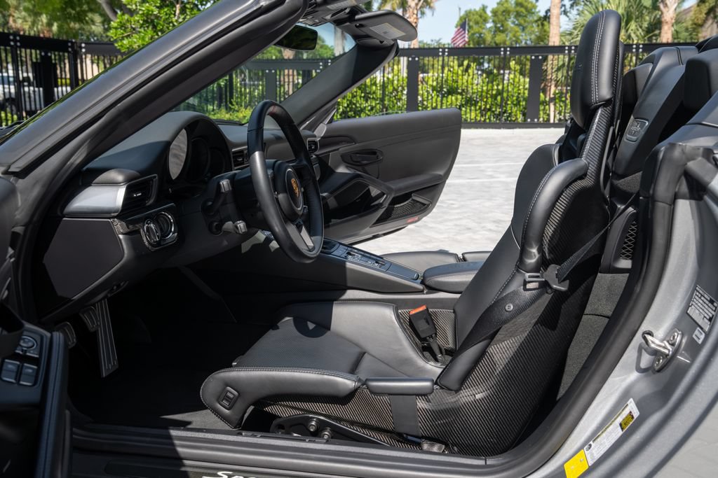 Used 2019 Porsche 911 Speedster RWD image 14