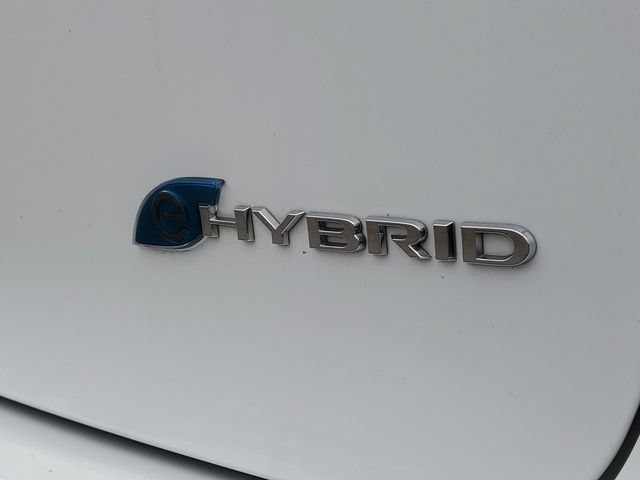 Used 2021 Chrysler Pacifica Limited w/ Uconnect Theater Family Group FWD image 6