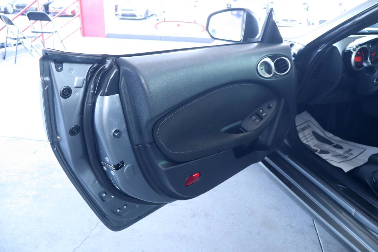 Used 2016 Nissan 370Z Coupe RWD image 33