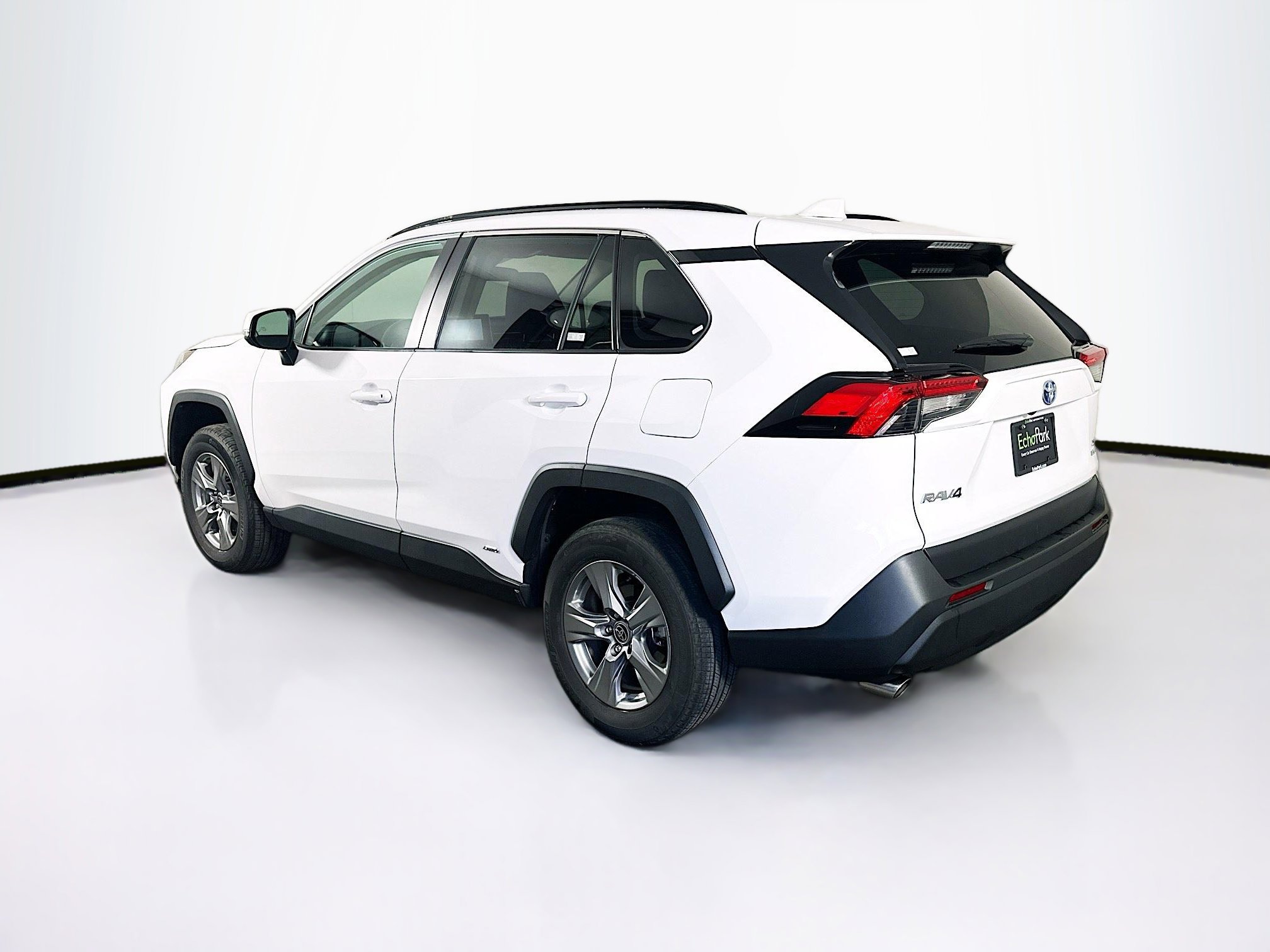 Used 2024 Toyota RAV4 XLE image 5