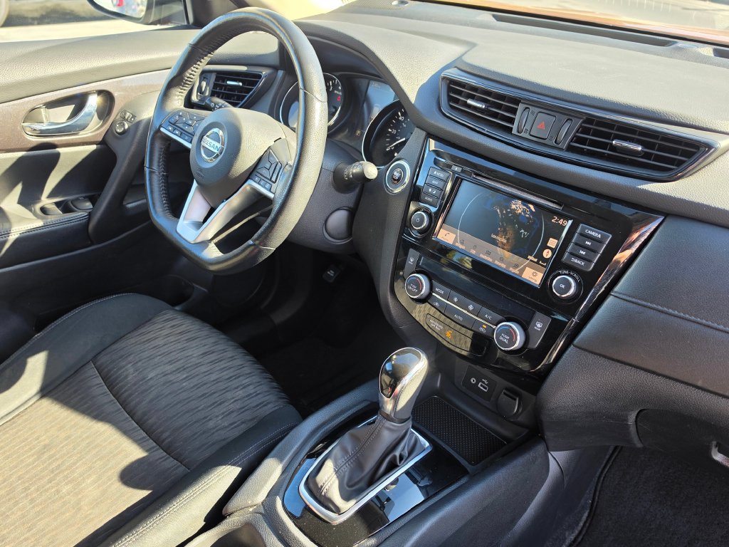 Used 2018 Nissan Rogue SV w/ Premium Package AWD/4WD image 11