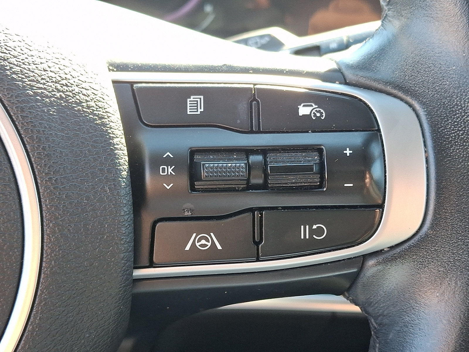 Certified 2024 Kia Sportage EX AWD/4WD image 22