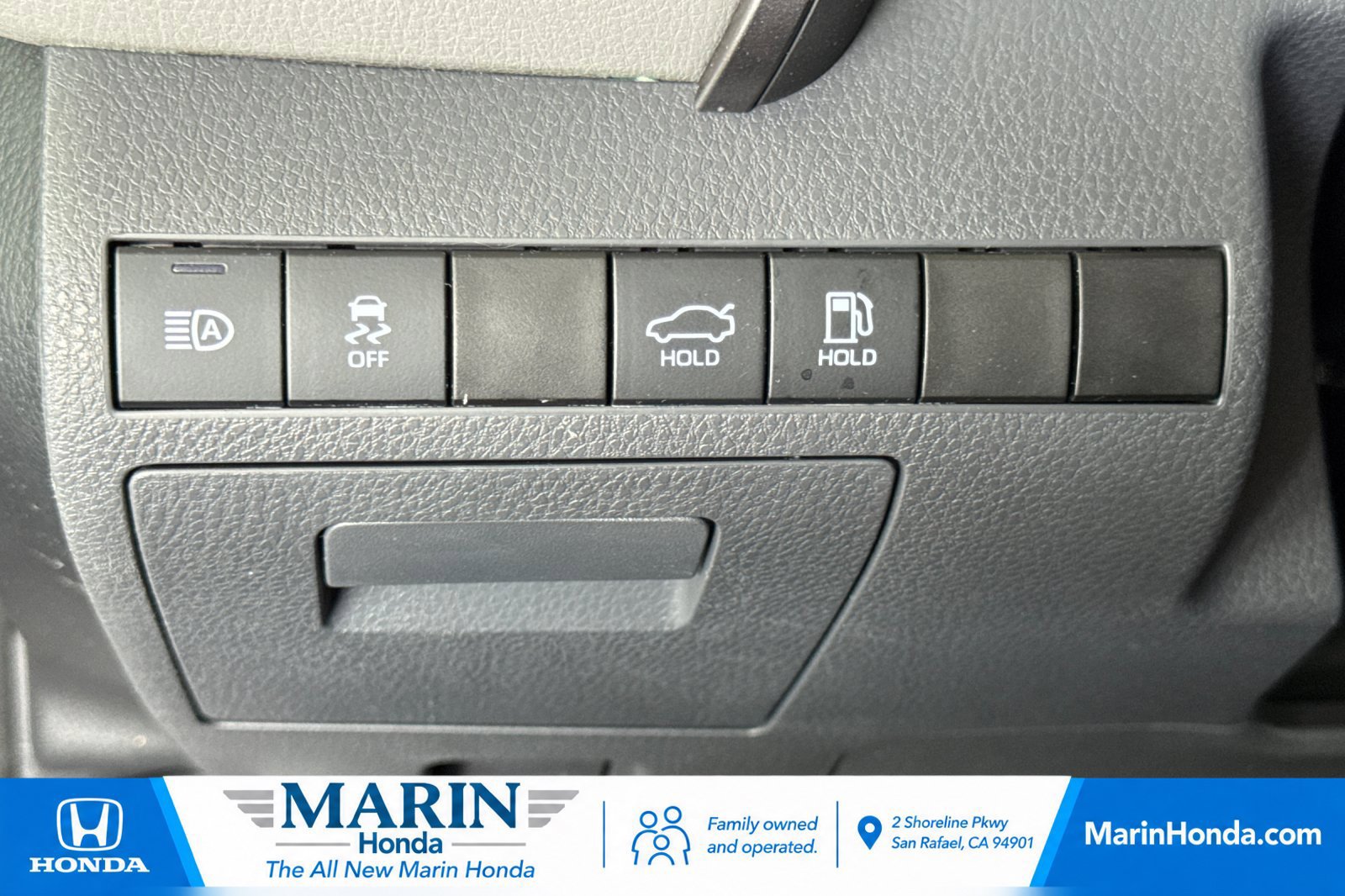 Used 2020 Toyota Camry LE FWD image 32