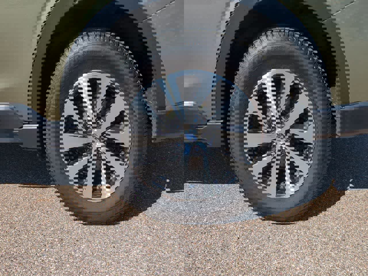 Used 2020 Subaru Outback Premium image 13