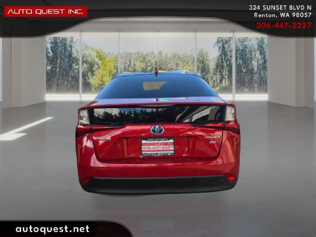 Used 2020 Toyota Prius L Eco w/ Carpet Mat Package FWD image 6